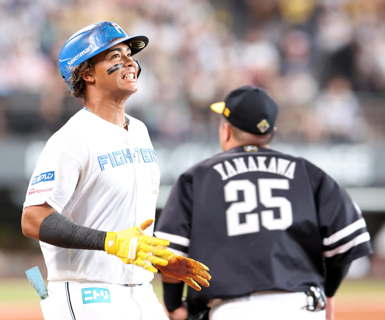 日本ハム対ソフトバンク　1回裏日本ハム2死一、二塁、水谷は遊ゴロに終わる（撮影・佐藤翔太）