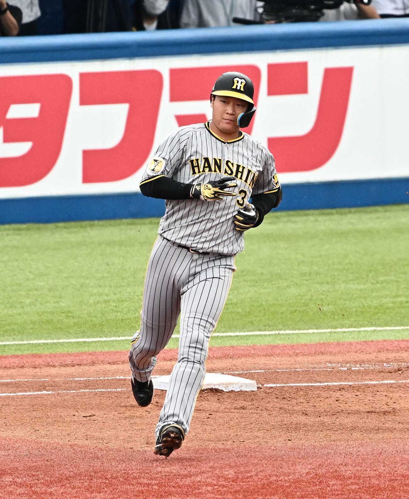 ヤクルト対阪神　1回表阪神2死三塁、大山は中飛に倒れる（撮影・滝沢徹郎）　