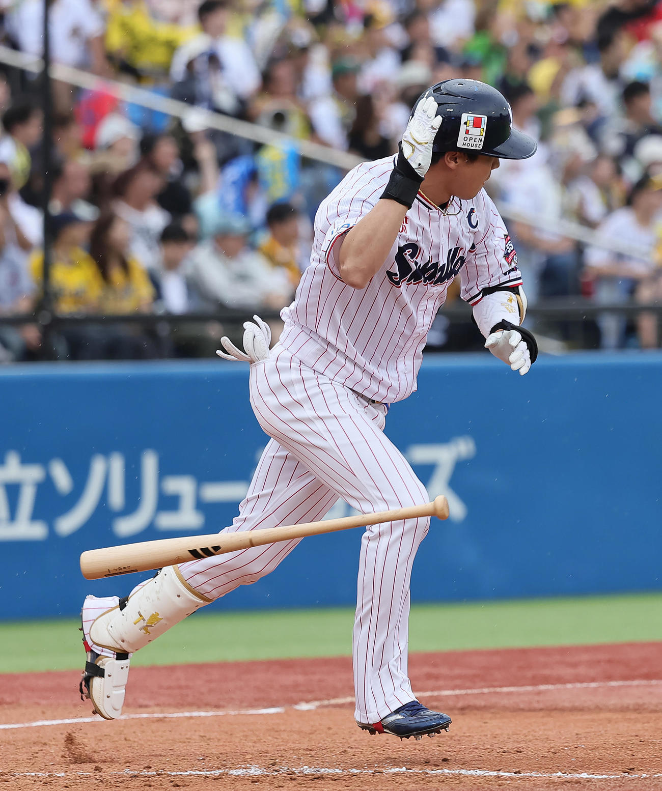 ヤクルト対阪神　8回裏ヤクルト2死一、三塁、代打山田は左前適時打を放つ（撮影・足立雅史）