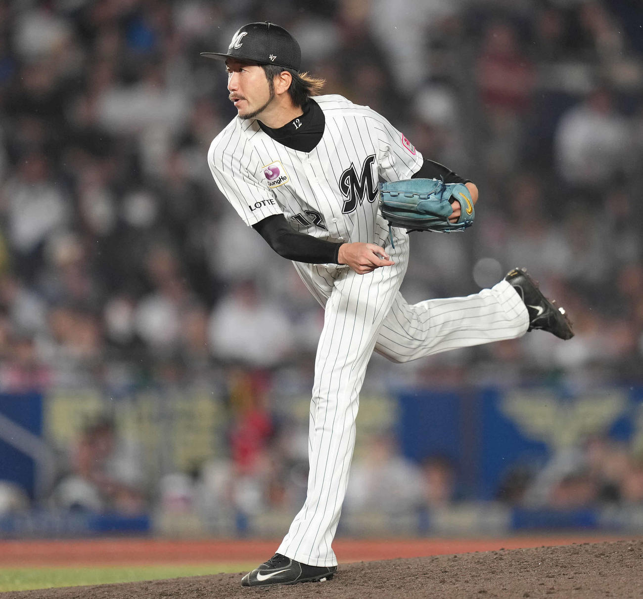 ロッテ対オリックス　先発し力投するロッテ石川歩（撮影・鈴木みどり）
