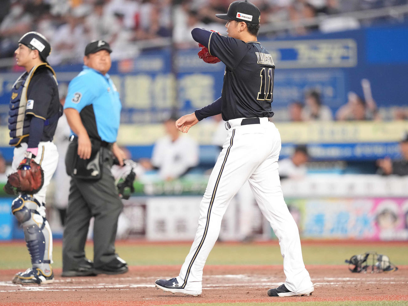 ロッテ対オリックス　1回裏ロッテ2死満塁、上田に先制の右2点適時打を浴び、浮かない表情の山下（撮影・鈴木みどり）