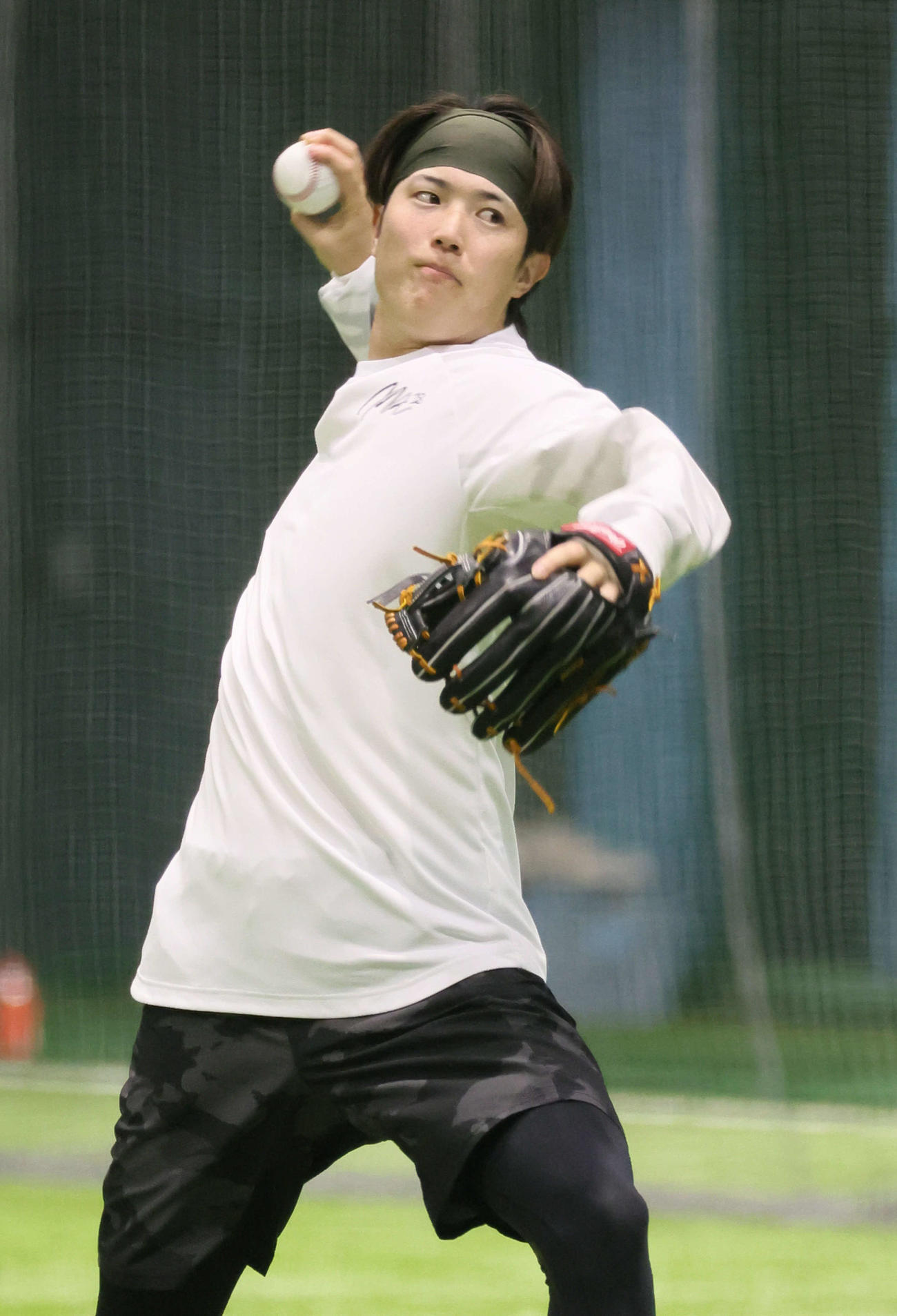 投手指名練習でキャッチボールをする広島森下（撮影・加藤孝規）
