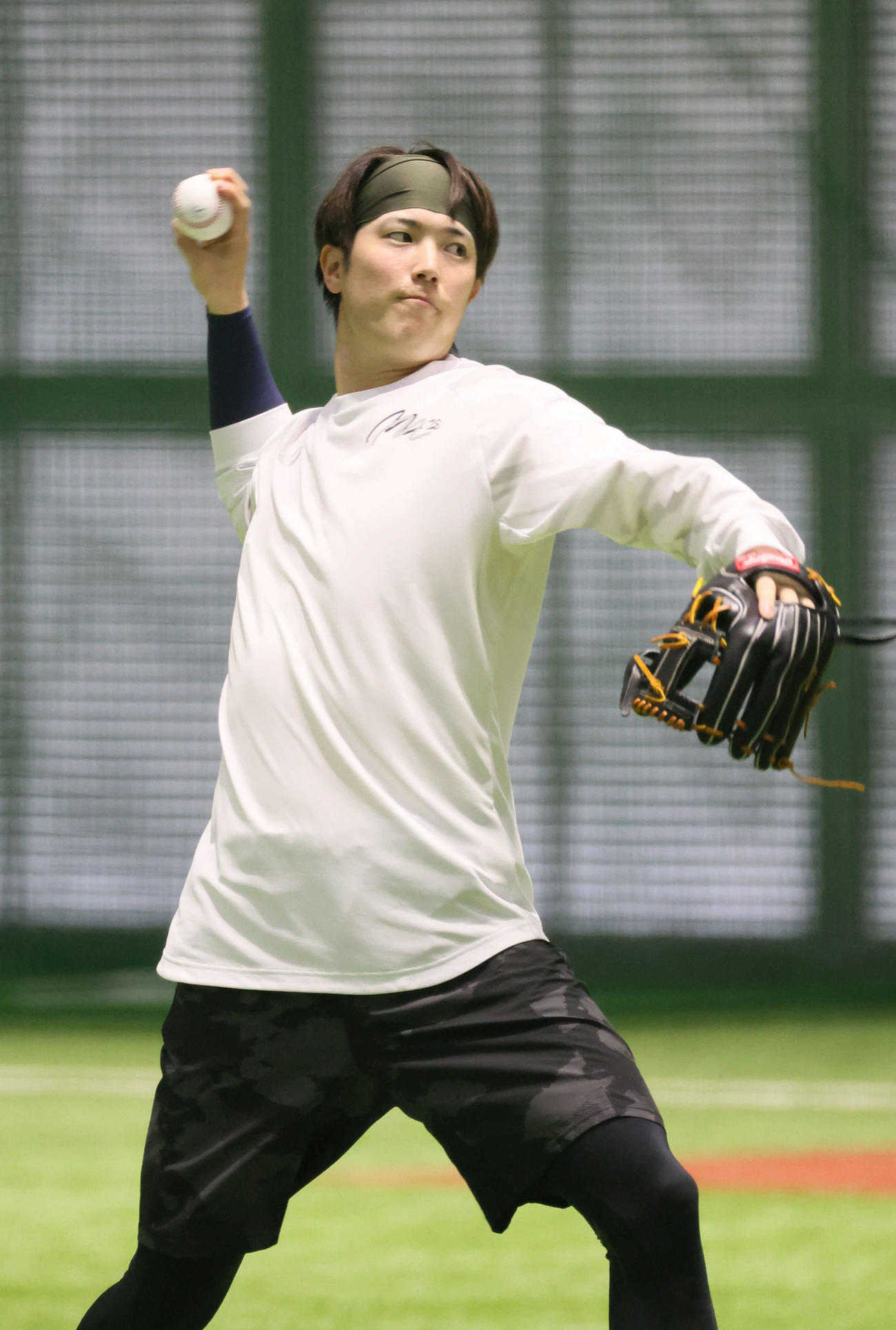 投手指名練習でキャッチボールをする広島森下（撮影・加藤孝規）