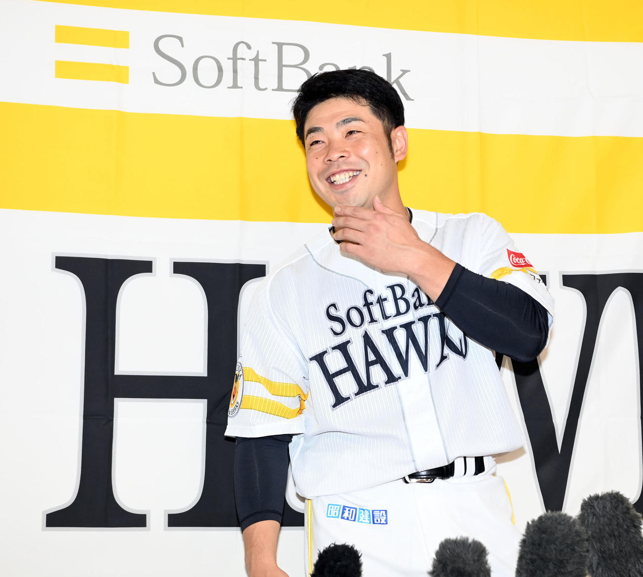オールスターにファン投票の外野手部門で選出され笑顔を見せるソフトバンク近藤（撮影・たえ見朱実）