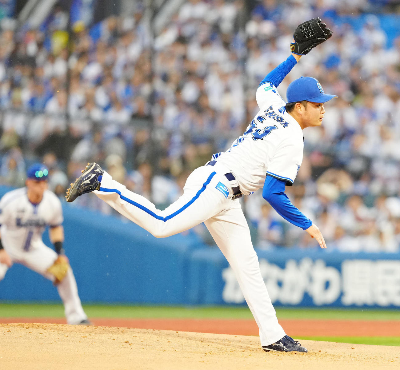 DeNA対ヤクルト　力投するDeNA先発の石田裕（撮影・江口和貴）