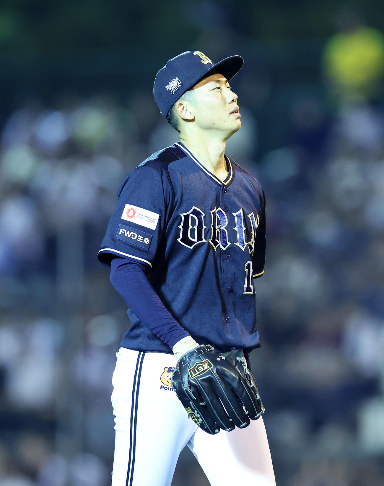 楽天対オリックス　8回裏、降板するオリックス曽谷（撮影・鈴木正人）