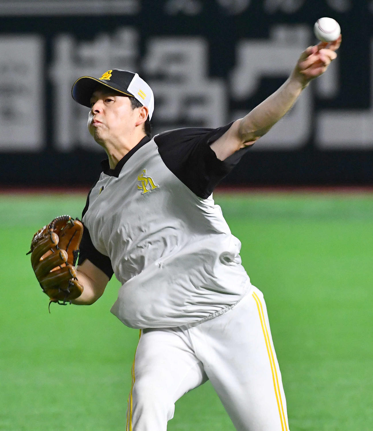 キャッチボールを行う大関（撮影・岩下翔太）
