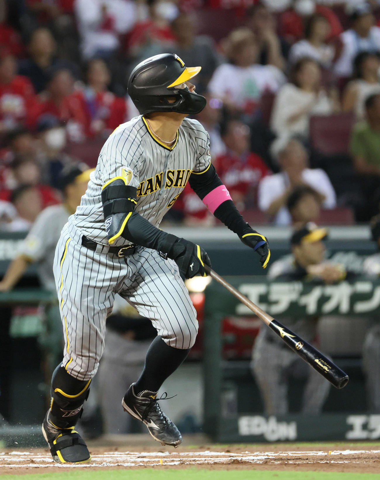 広島対阪神　6回表阪神2死、佐藤輝は勝ち越しの左越え本塁打を放つ（撮影・加藤孝規）