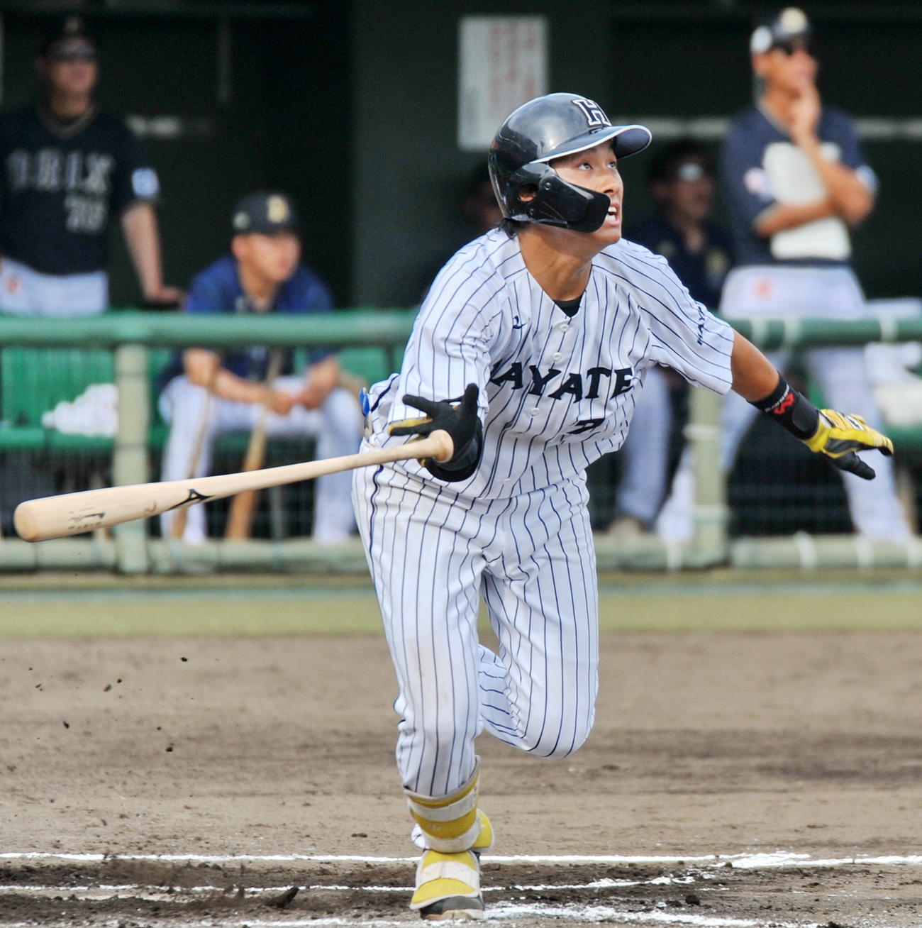 延長10回裏くふうハヤテ1死二塁、右翼へサヨナラ本塁打を放つ橘八重（撮影・山口昌久）