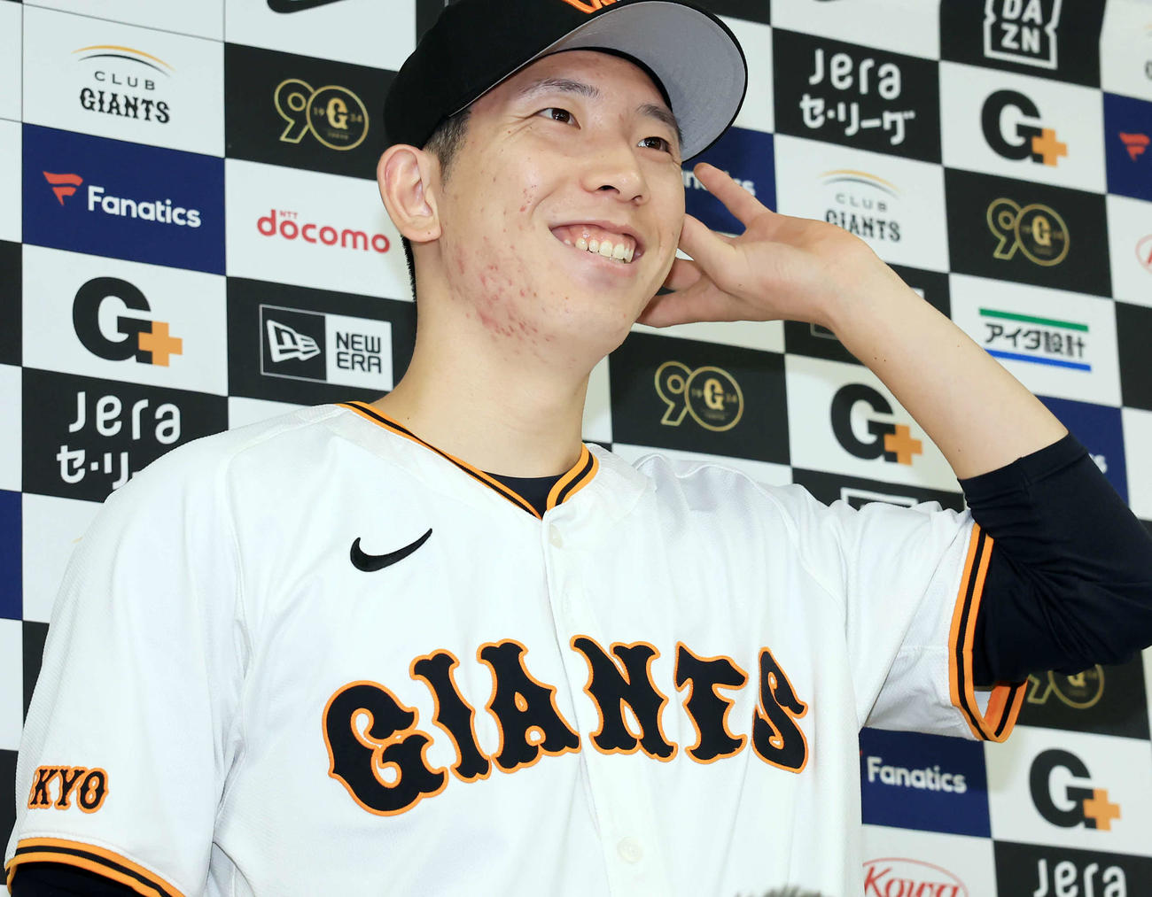 選手間投票でオールスターゲーム出場を決めた巨人戸郷は笑顔（撮影・浅見桂子）