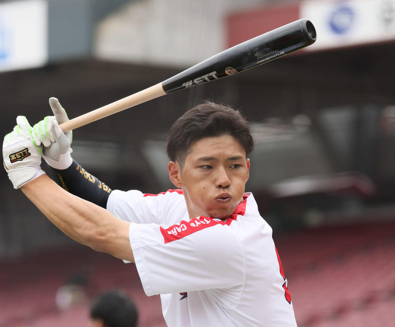 広島中村奨成（2024年4月4日撮影）