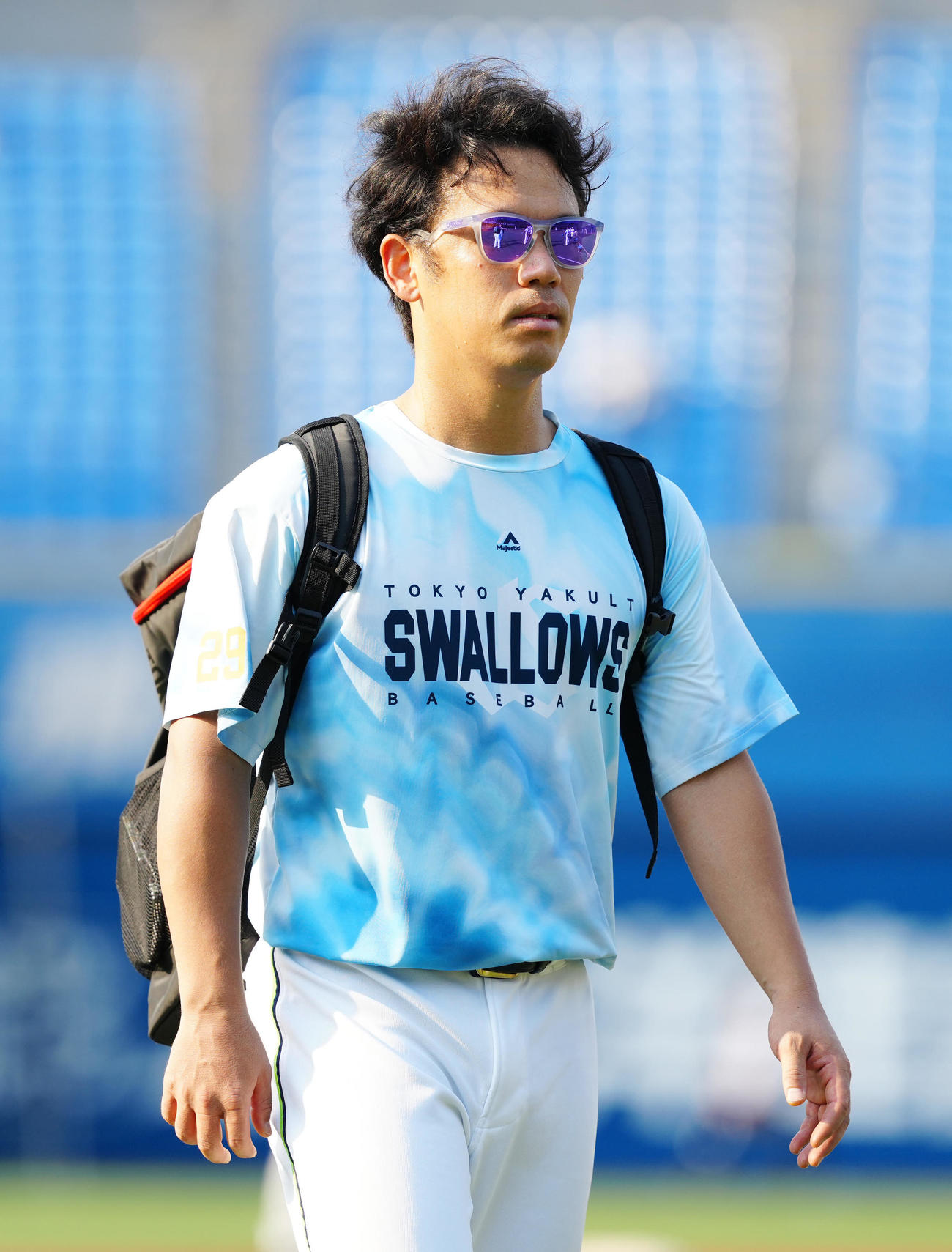DeNA対ヤクルト　試合前練習を終え引き揚げるヤクルト小川（撮影・江口和貴）