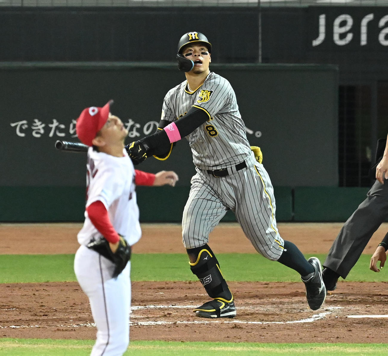 広島対阪神　7回表阪神2死満塁、佐藤輝は左飛に倒れる。投手森浦（撮影・前岡正明）