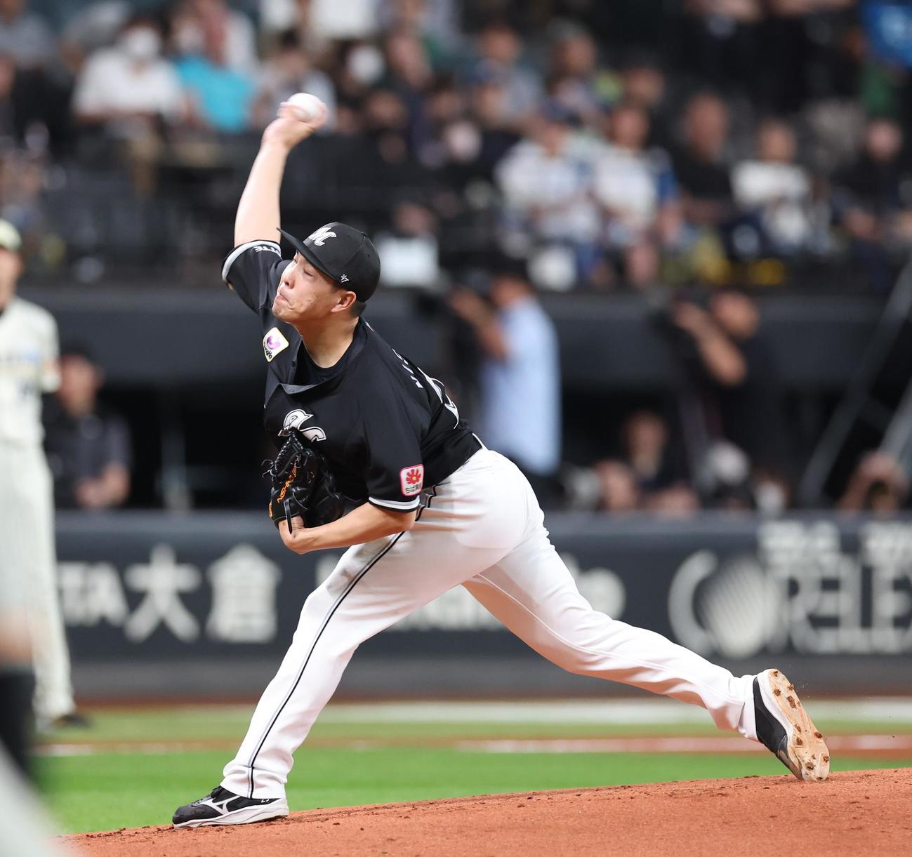 日本ハム対ロッテ　ロッテ先発の西野（撮影・黒川智章）