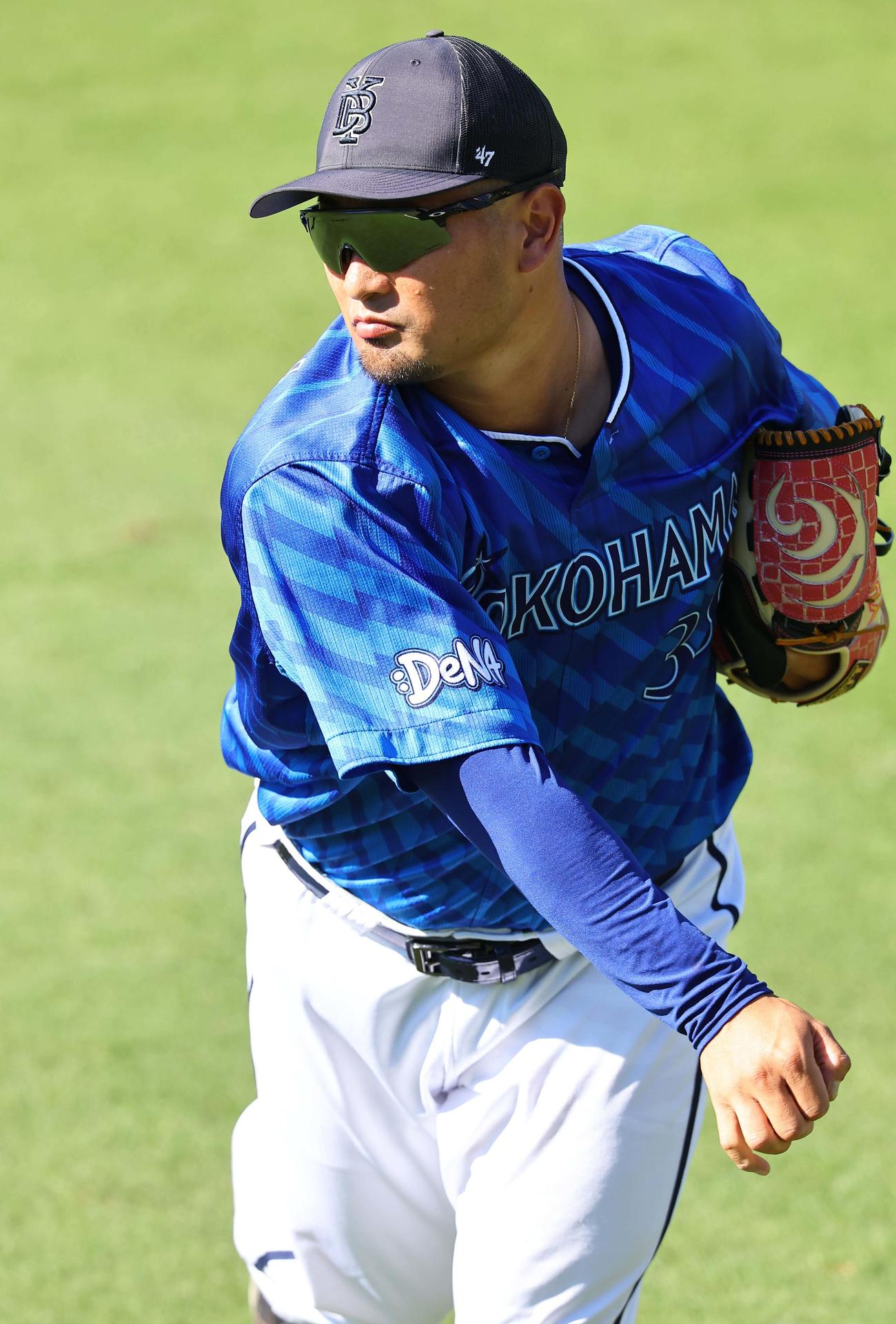 阪神対DeNA　キャッチボールをする森唯（撮影・上田博志）