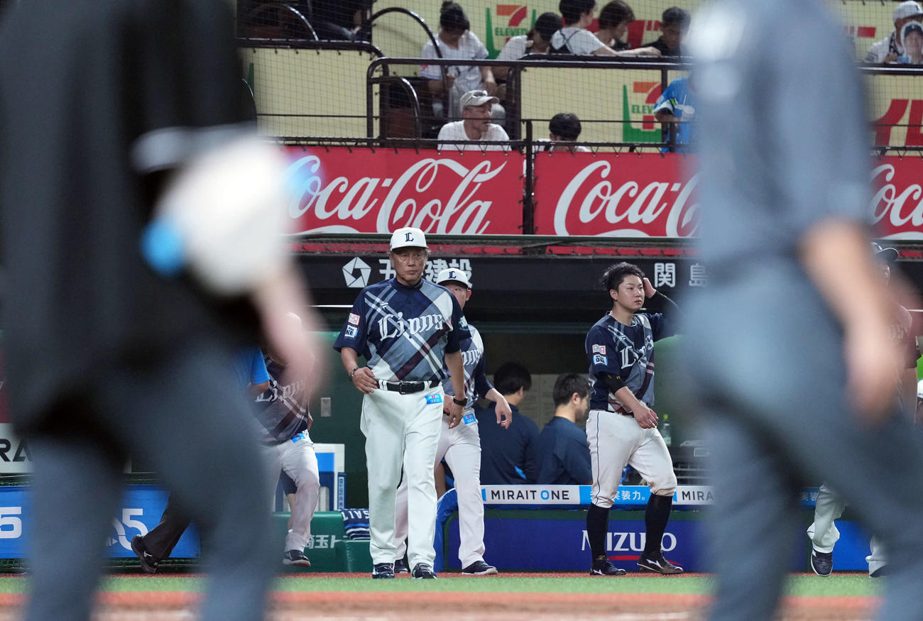 西武対ロッテ　ロッテに開幕から9連敗を喫した西武渡辺GM兼監督代行（撮影・たえ見朱実）
