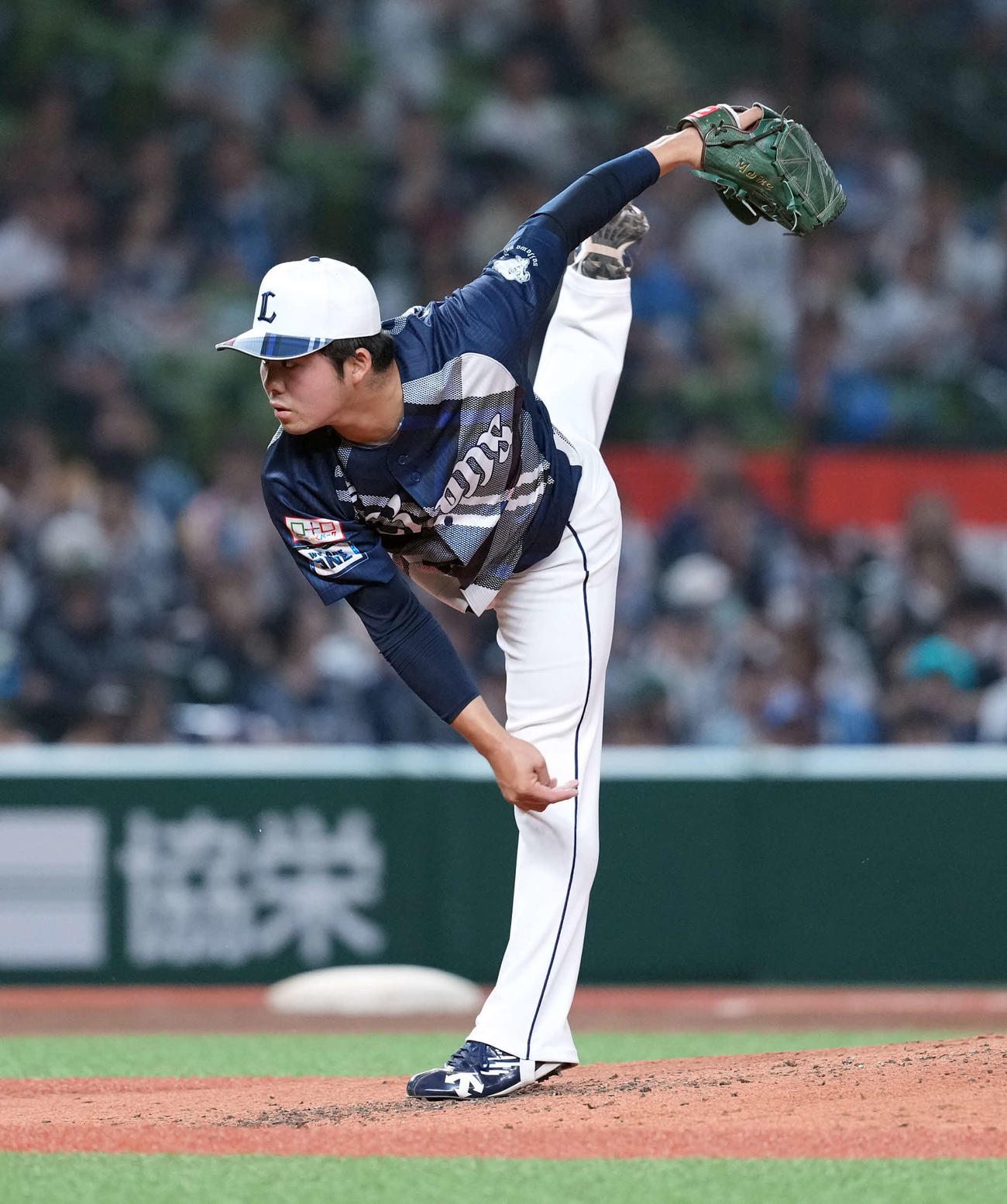 西武対ロッテ　7回からマウンドに上がった西武豆田（撮影・たえ見朱実）