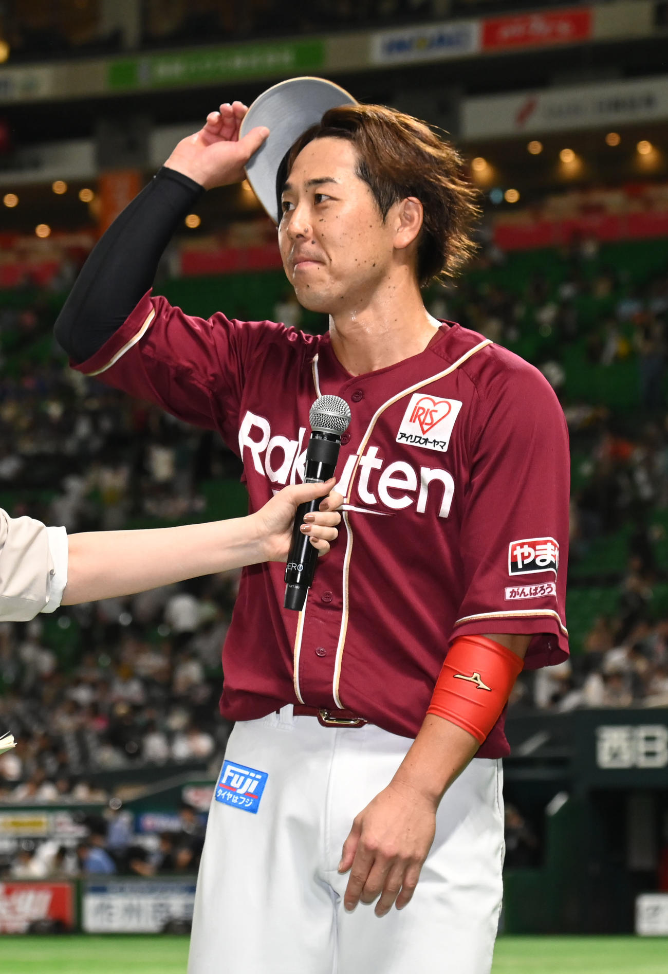 ソフトバンク対楽天　ヒーローインタビューに応える鈴木大（撮影・林敢治）