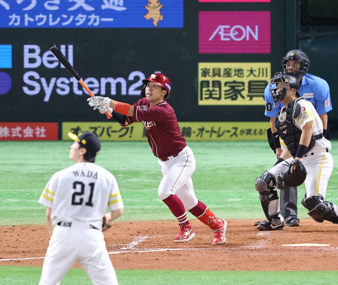 ソフトバンク対楽天　4回表楽天無死一、三塁、鈴木大は右越えに逆転となる3点本塁打を放つ（撮影・梅根麻紀）