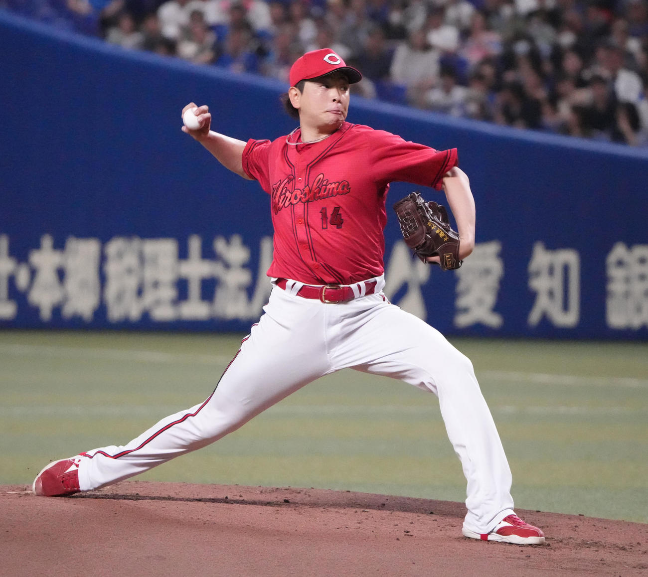 中日対広島　1回裏、登板する広島先発の大瀬良（撮影・森本幸一）
