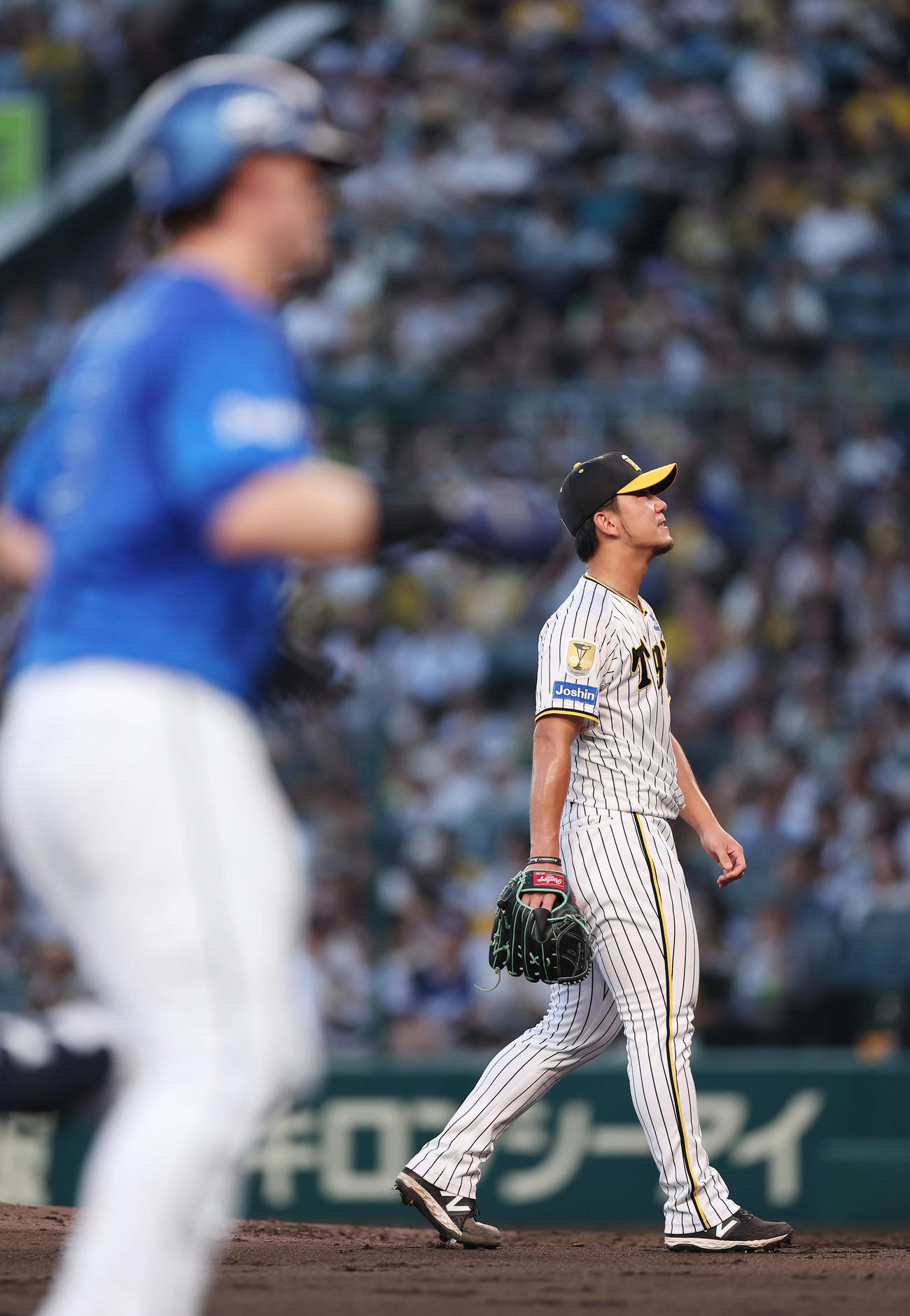 阪神対DeNA 4回表DeNA1死、オースティンに先制本塁打を浴びた伊藤将（撮影・前田充）