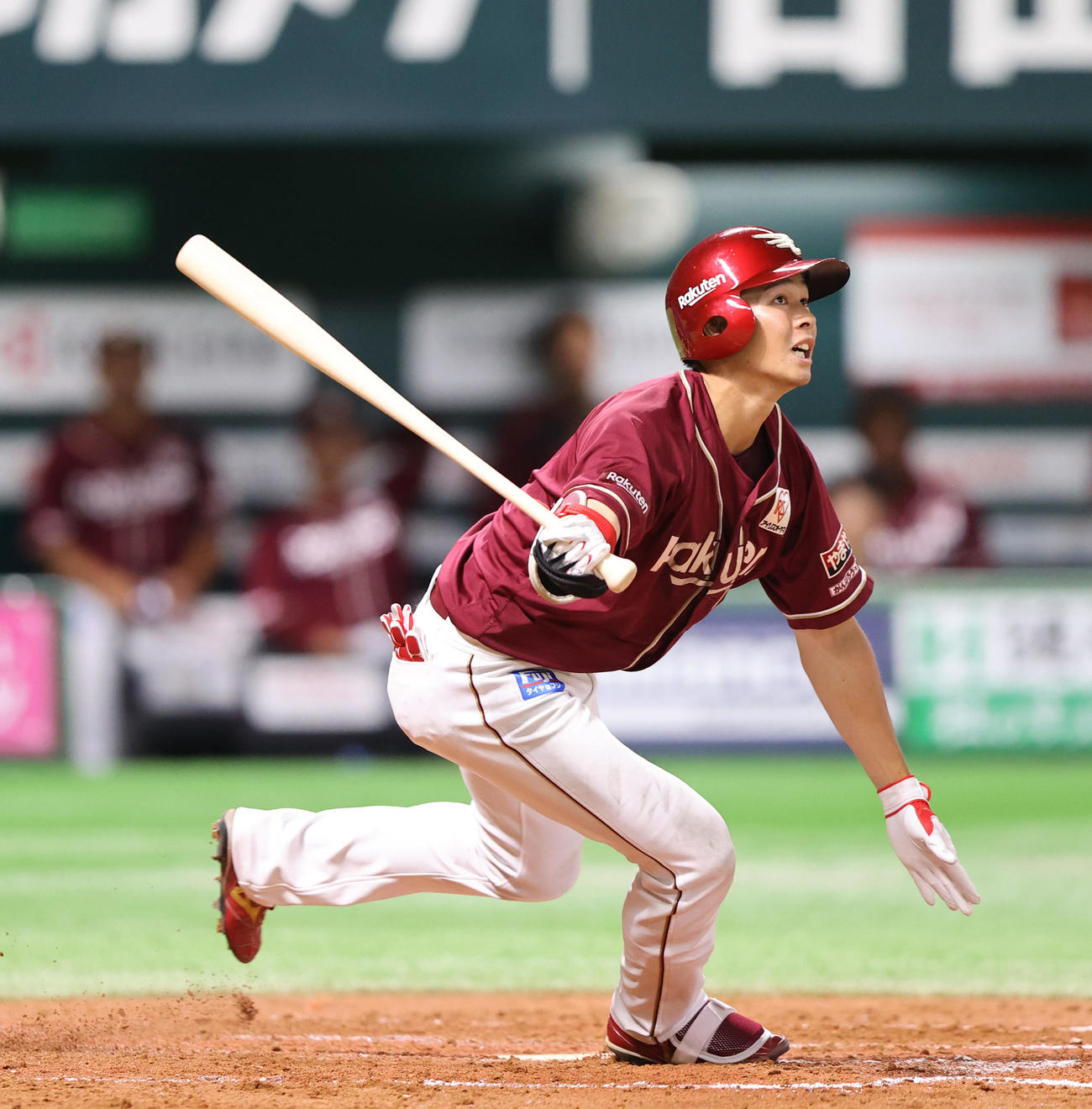 ソフトバンク対楽天　5回表楽天無死二塁、中島は右越えに二塁打を放つ（撮影・梅根麻紀）