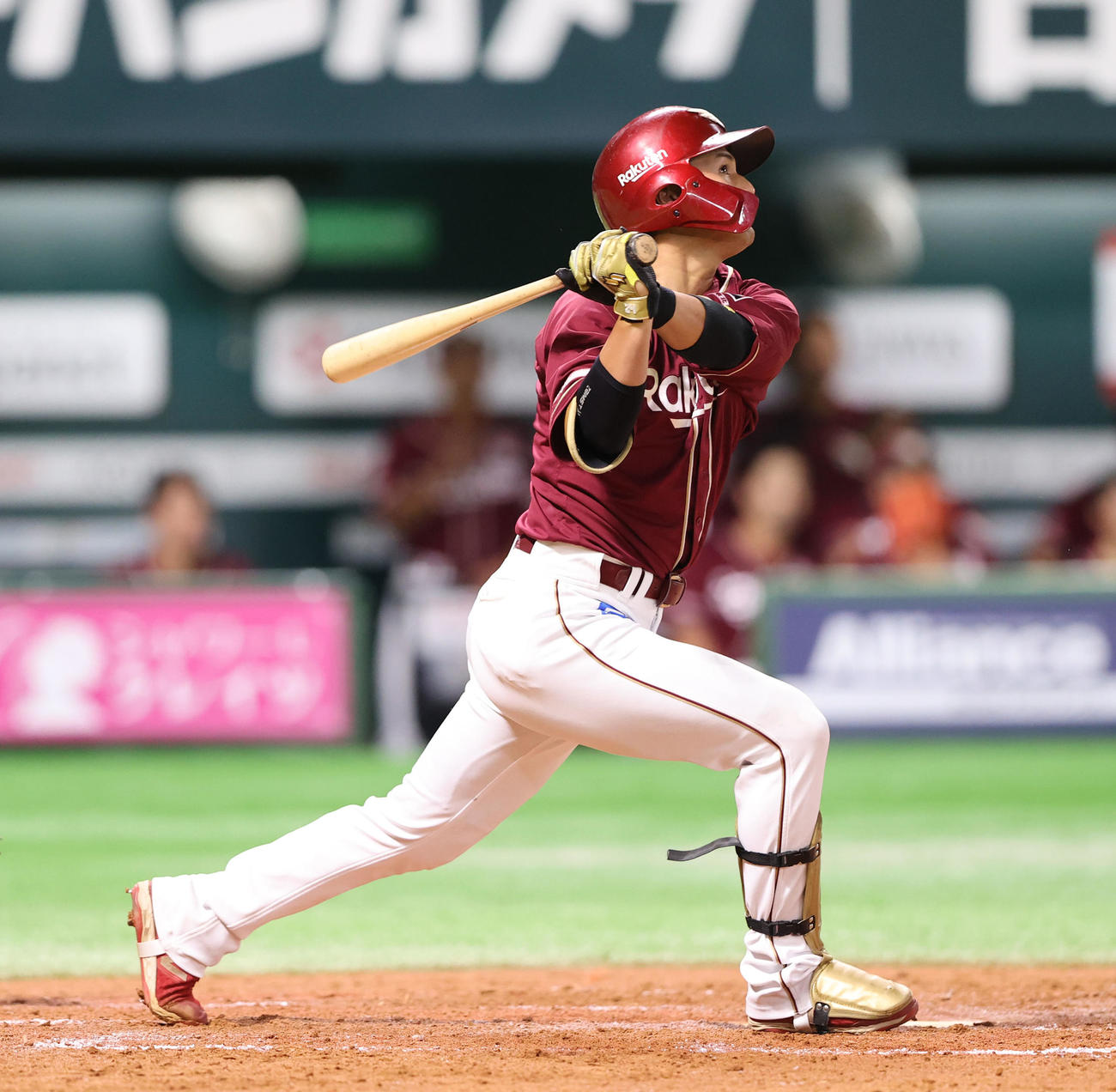 ソフトバンク対楽天　5回表楽天1死二塁、黒川は右中間に2点本塁打を放つ（撮影・梅根麻紀）