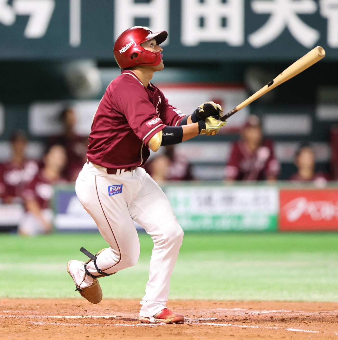 ソフトバンク対楽天　5回表楽天1死二塁、黒川は右中間に2点本塁打を放つ（撮影・梅根麻紀）