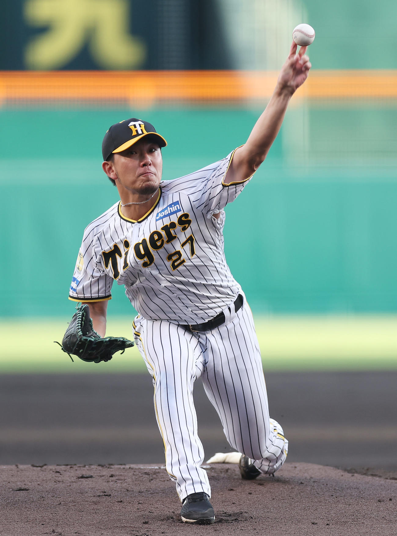 阪神対DeNA　力投する阪神先発の伊藤将（撮影・前田充）