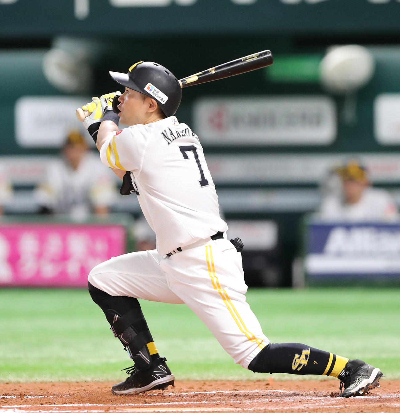 ソフトバンク対楽天　6回裏ソフトバンク2死一、二塁、中村晃は右前適時打を放つ（撮影・鬼束羽瑠菜）