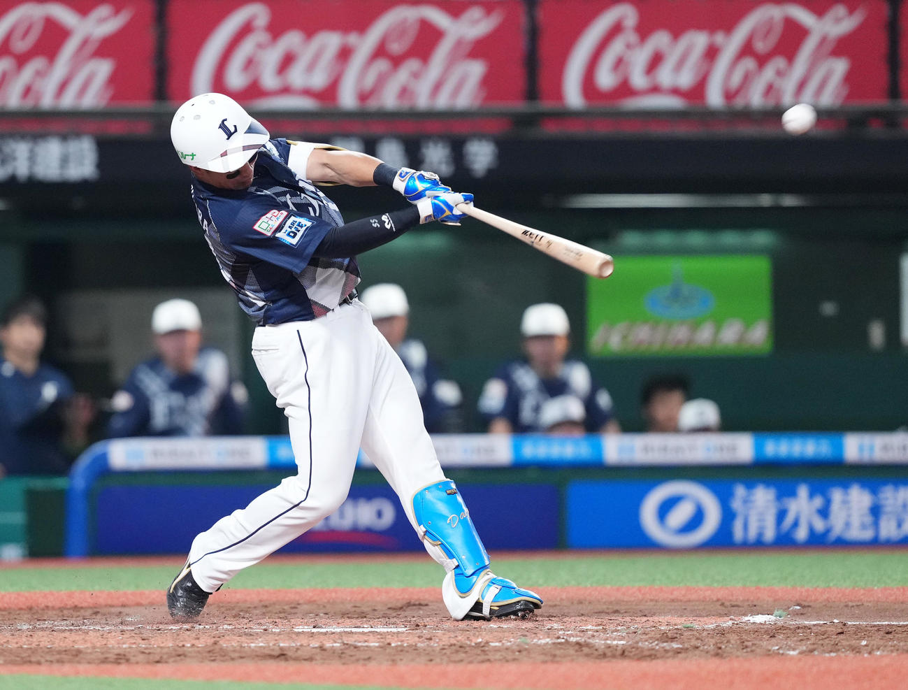 西武対ロッテ　5回裏西武1死一、三塁、左犠飛を放つ野村大（撮影・菅敏）