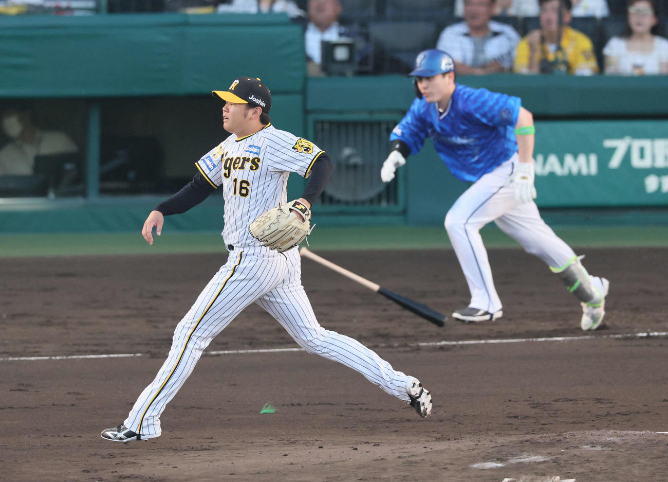 2回表DeNA無死一塁、西勇は佐野に右前打を浴びる（撮影・宮崎幸一）