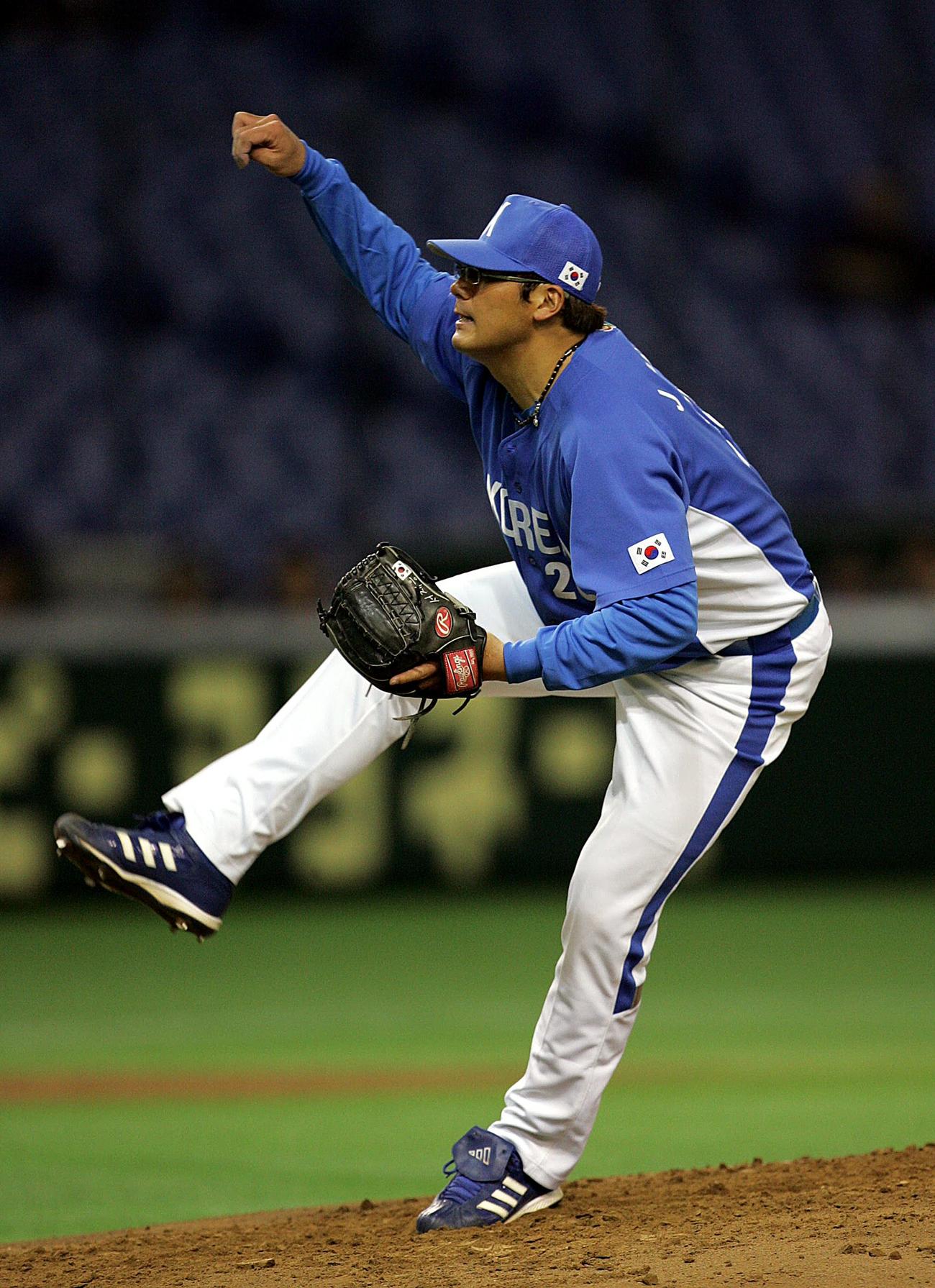 WBC1次リーグ　韓国対台湾　力投する韓国先発の徐在応（06年3月3日）