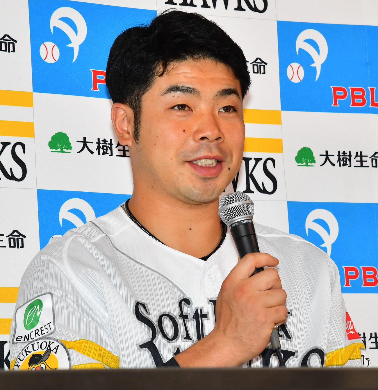 6月度「大樹生命月間MVP賞」を受賞し、会見を行う近藤（撮影・岩下翔太）