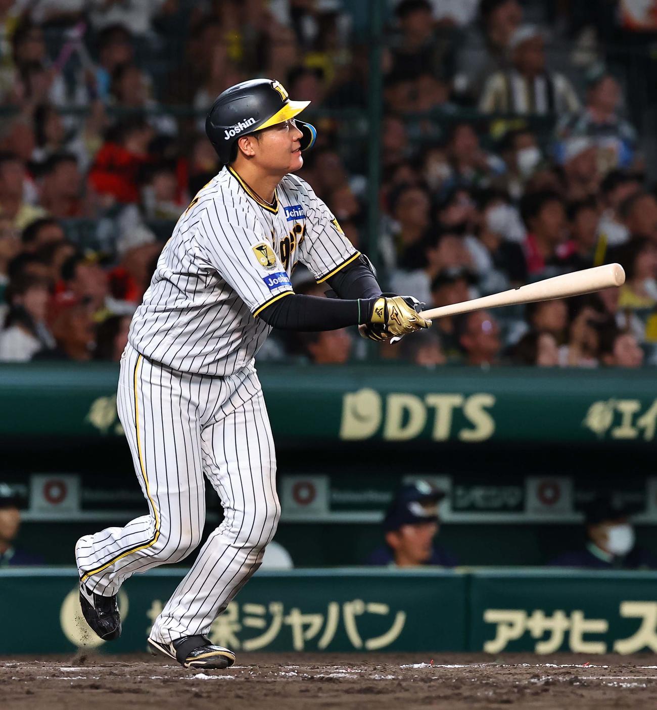 阪神対ヤクルト　8回裏阪神2死三塁、大山は中飛に倒れる（撮影・上田博志）