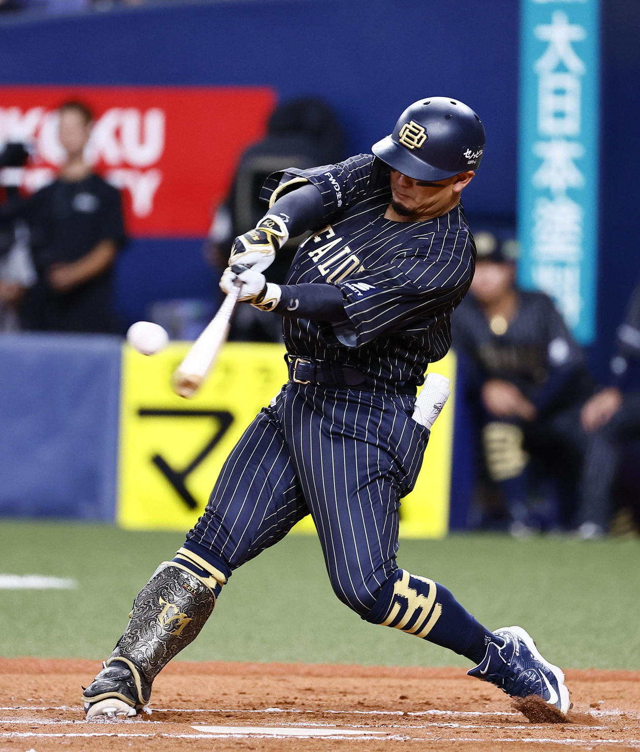 オリックス対ソフトバンク　6回裏オリックス無死、森は右中間に二塁打を放つ（撮影・藤尾明華）