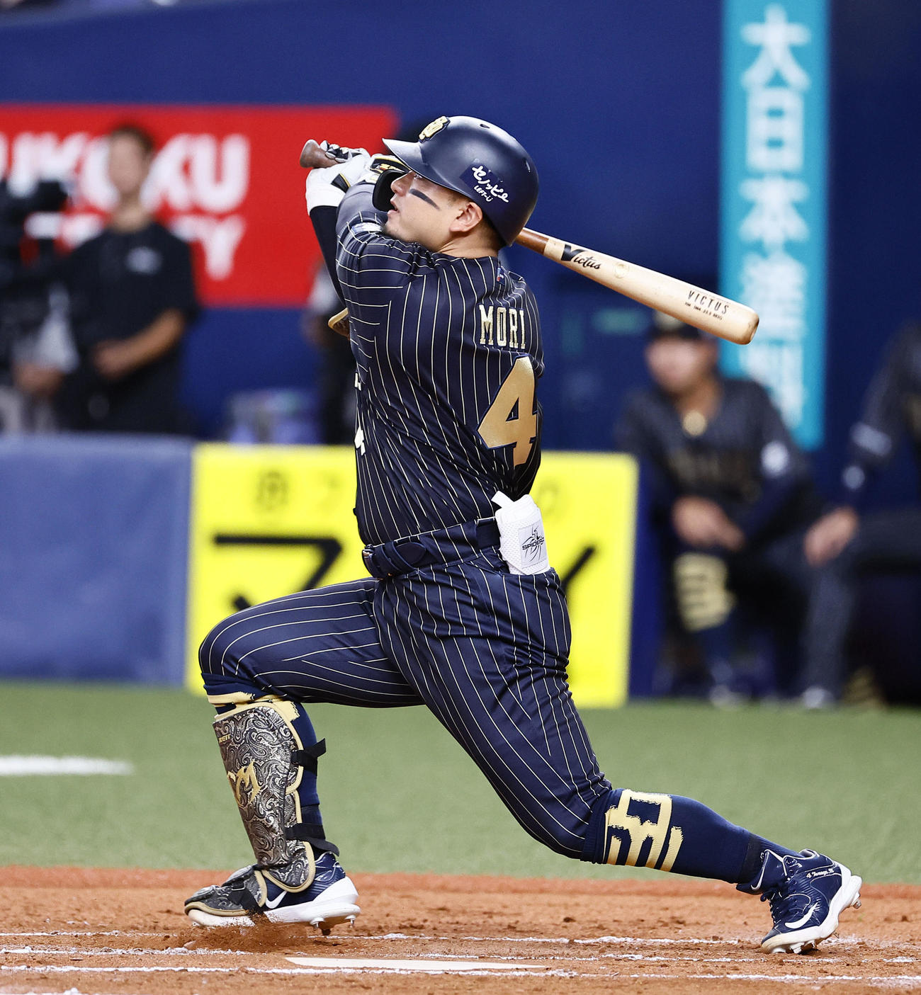 オリックス対ソフトバンク　6回裏オリックス無死、森は右中間に二塁打を放つ（撮影・藤尾明華）