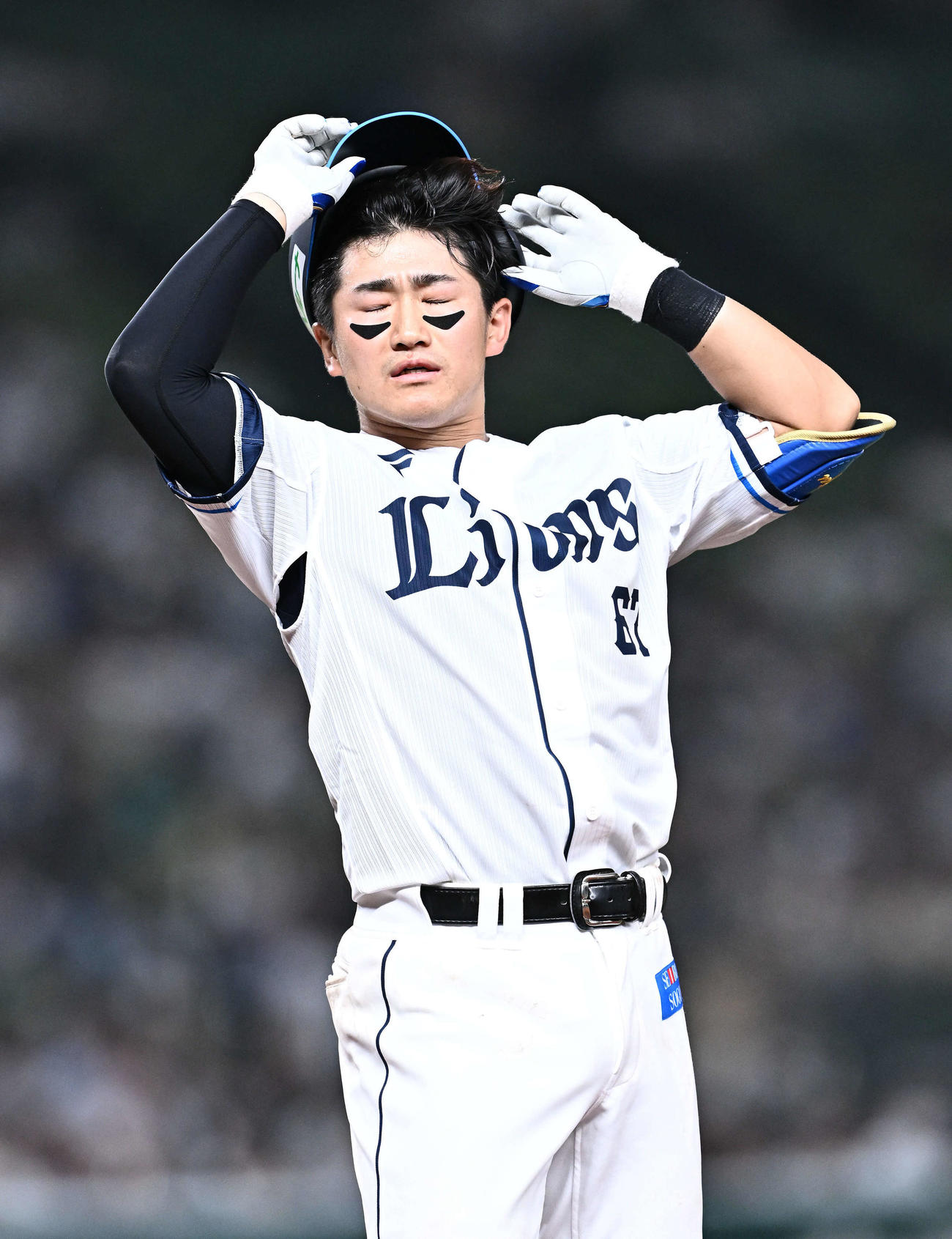 西武対日本ハム　7回裏西武1死二、三塁、一邪飛に倒れた野村大（撮影・滝沢徹郎）