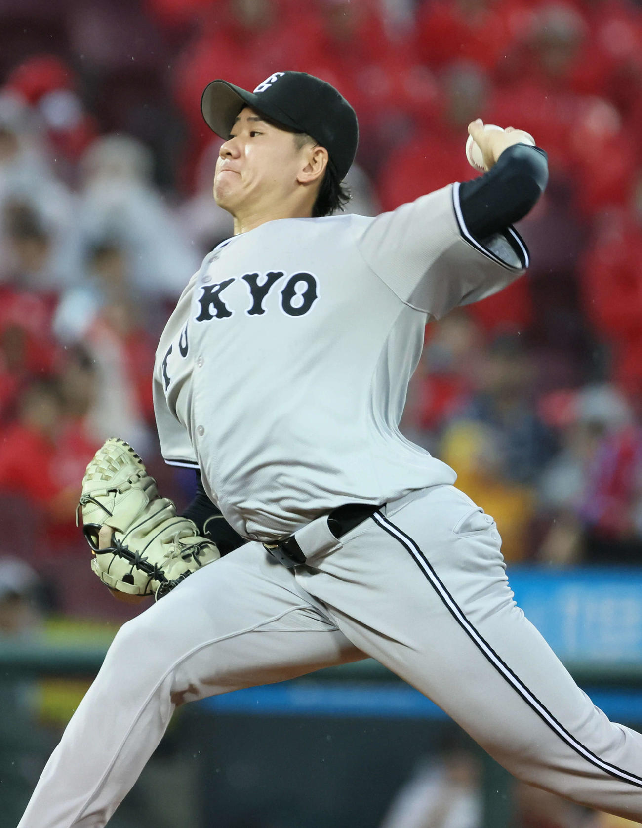 広島対巨人　巨人先発の井上（撮影・加藤孝規）