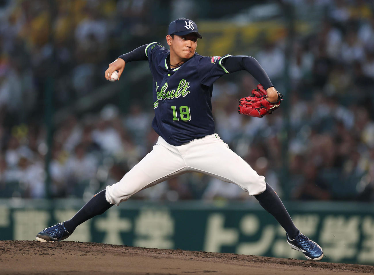 阪神対ヤクルト　力投するヤクルト先発の奥川（撮影・前田充）