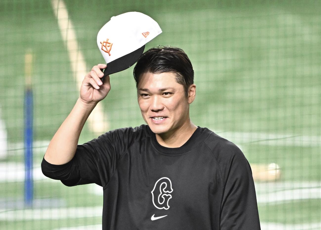 巨人対DeNA  1軍に合流し試合前練習で笑顔の巨人坂本（撮影・滝沢徹郎）