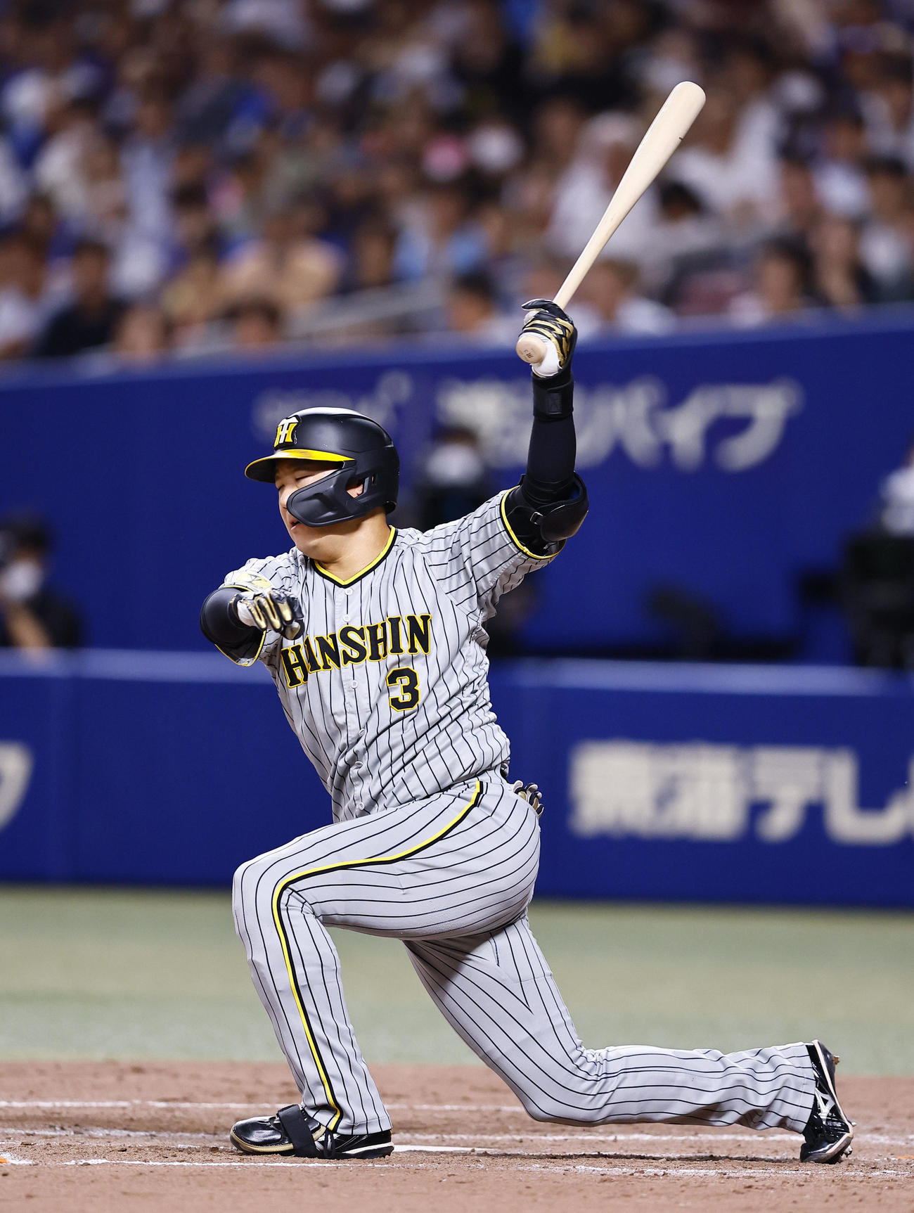 中日対阪神　4回表阪神1死二、三塁、空振り三振に倒れる大山（撮影・藤尾明華）