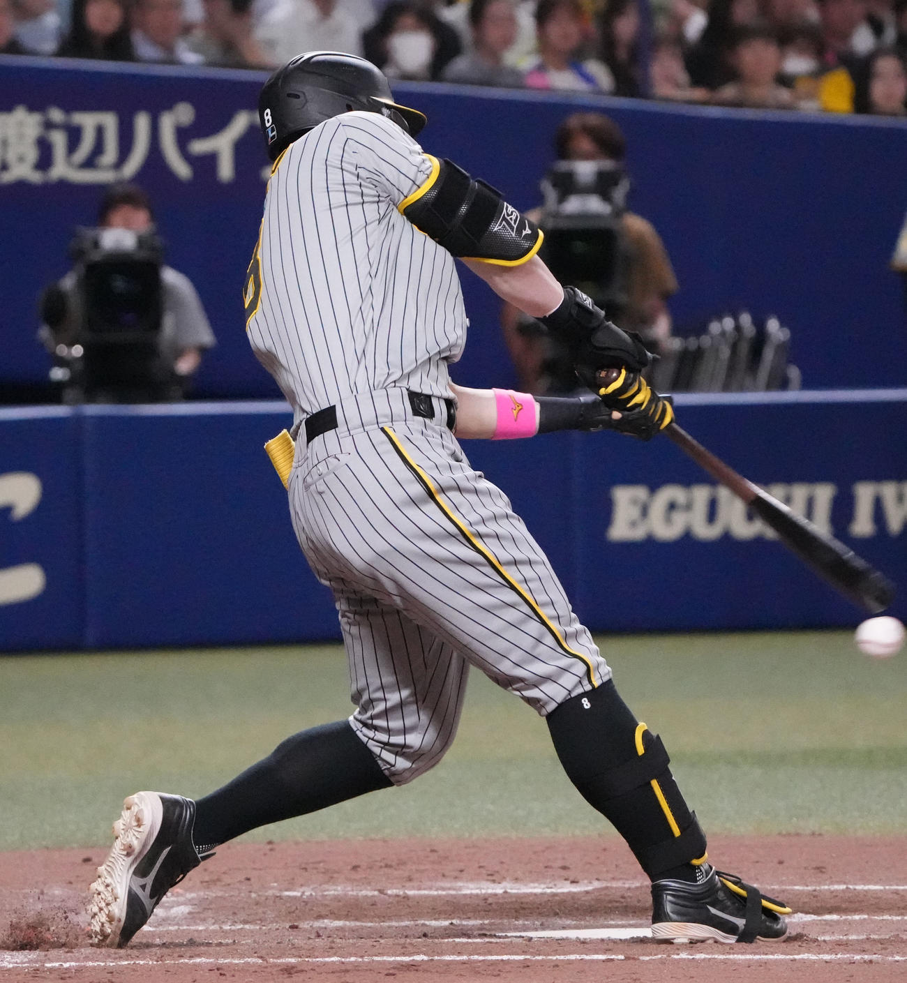 中日対阪神　4回表阪神2死二、三塁、三振に倒れる佐藤輝（撮影・森本幸一）