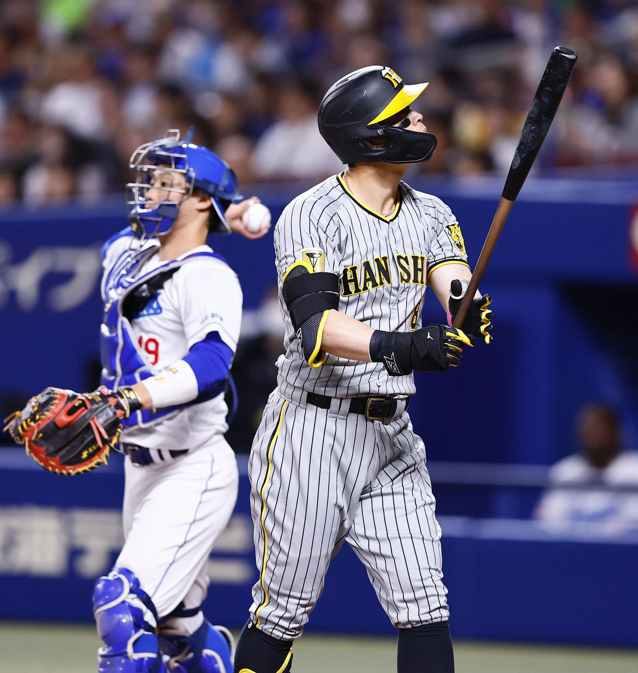 中日対阪神　2回表阪神1死、三振に倒れた佐藤輝（撮影・藤尾明華）