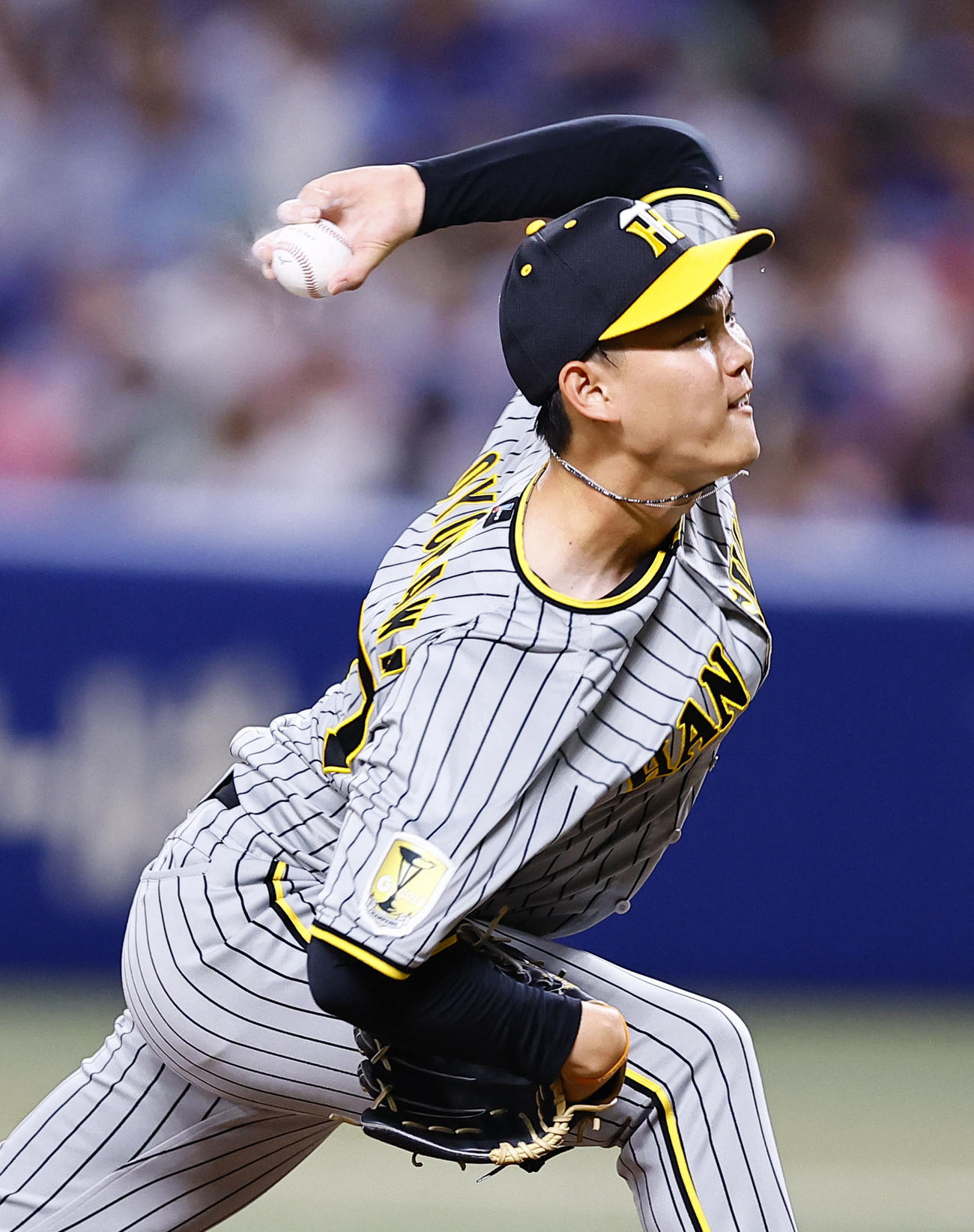 中日対阪神　8回、2番手で登板した阪神及川（撮影・藤尾明華）