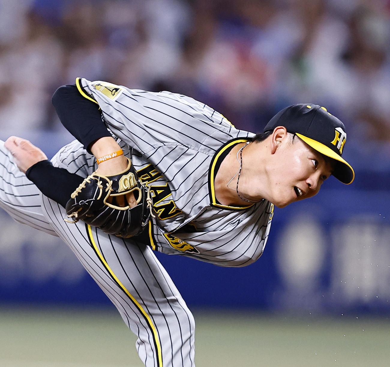 中日対阪神　8回、2番手で登板した阪神及川（撮影・藤尾明華）