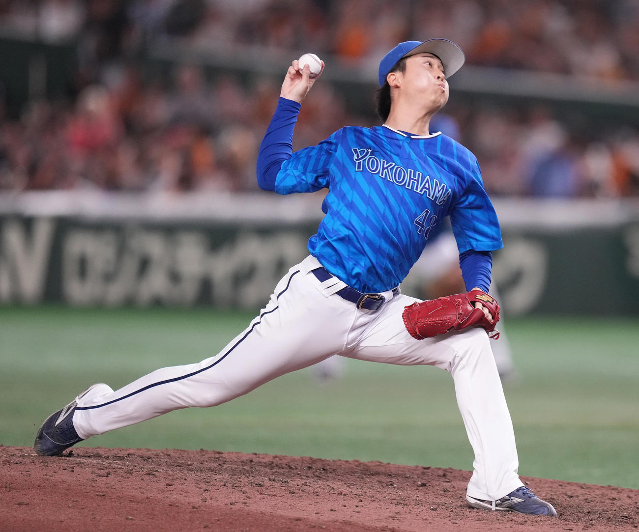巨人対DeNA 9回裏から4番手で登板したDeNA京山（撮影・鈴木みどり）