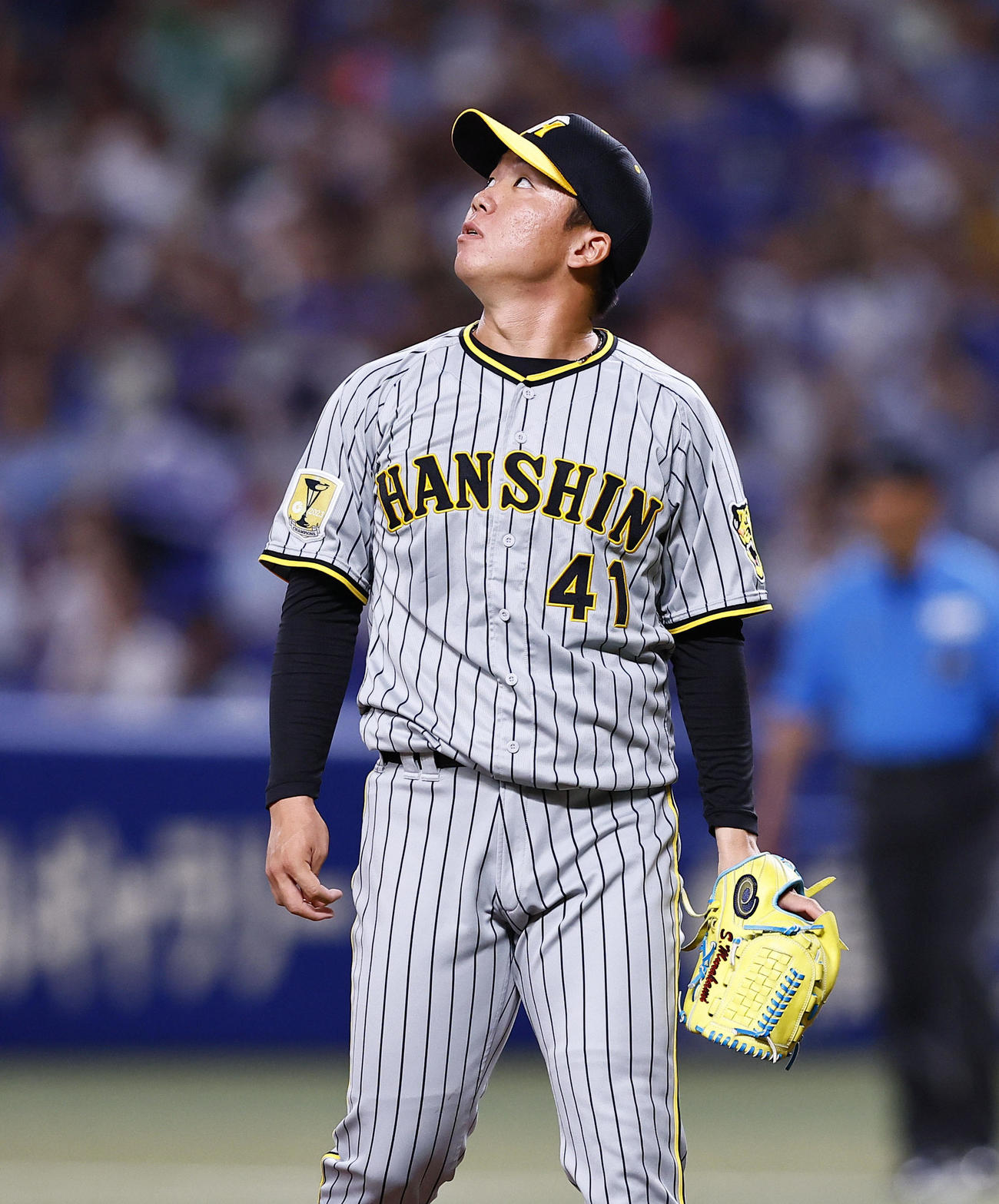 中日対阪神　2回裏中日無死二塁、細川に左越えにの2点本塁打を浴びた村上（撮影・藤尾明華）
