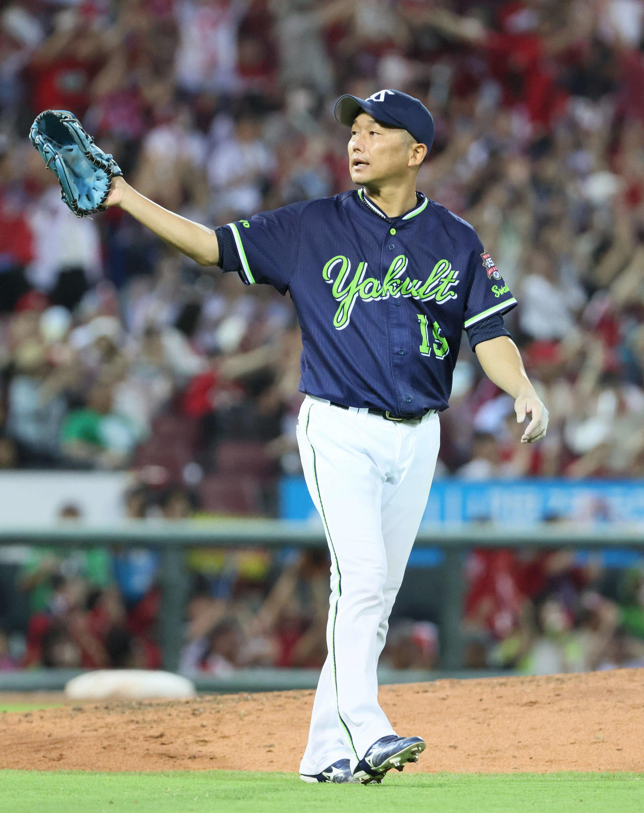 広島対ヤクルト　5回裏広島無死、秋山に勝ち越しの右越え本塁打を浴びた石川（撮影・加藤孝規）