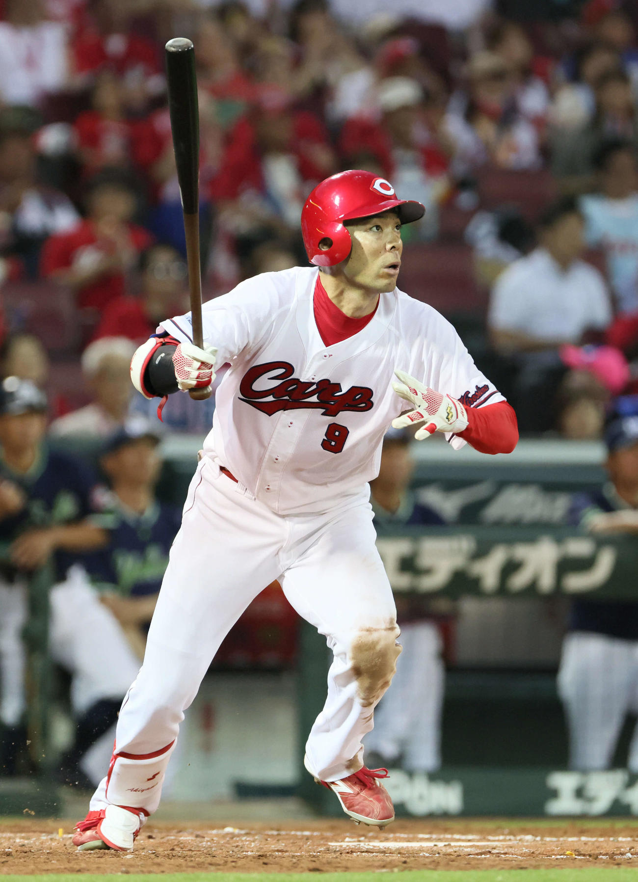広島対ヤクルト　5回裏広島無死、秋山は勝ち越しの右越え本塁打を放つ（撮影・加藤孝規）